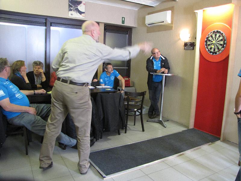 Darts, 6 pijltjes gooien voor extra punten (7).JPG